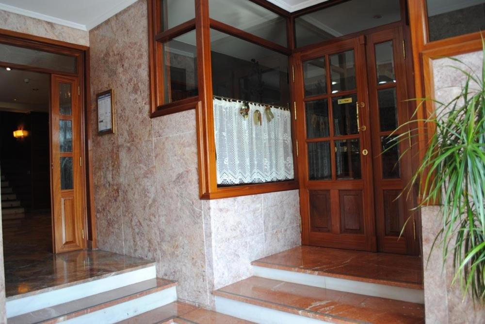 Hotel Gernika - Adults Only Ruang foto